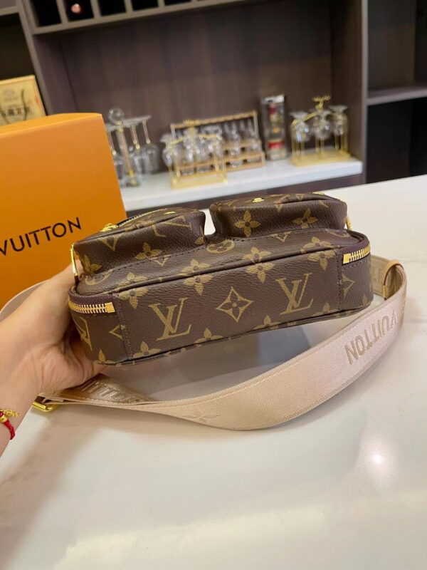 LC350 - Louis Vuitton Women's Fashion Bag