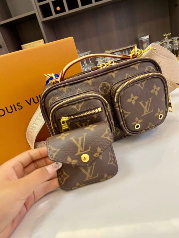 LC350 - Louis Vuitton Women's Fashion Bag