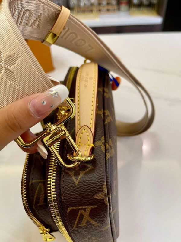 LC350 - Louis Vuitton Women's Fashion Bag