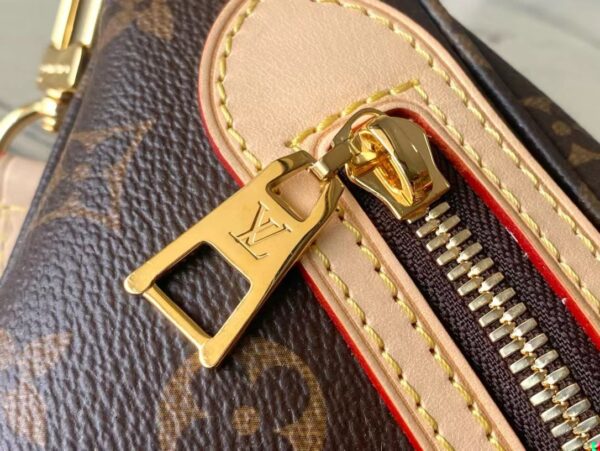 LC349 - Louis Vuitton Women's Fashion Bag