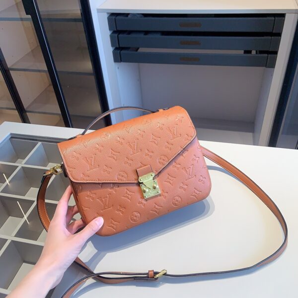 DBS-LC860 - Discounted Price For Set Louis Vuitton 3 Bags