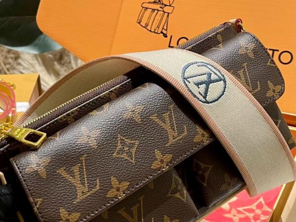 LC352 - Louis Vuitton Women's Fashion Bag