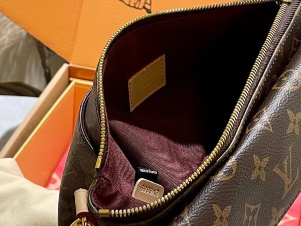 LC352 - Louis Vuitton Women's Fashion Bag