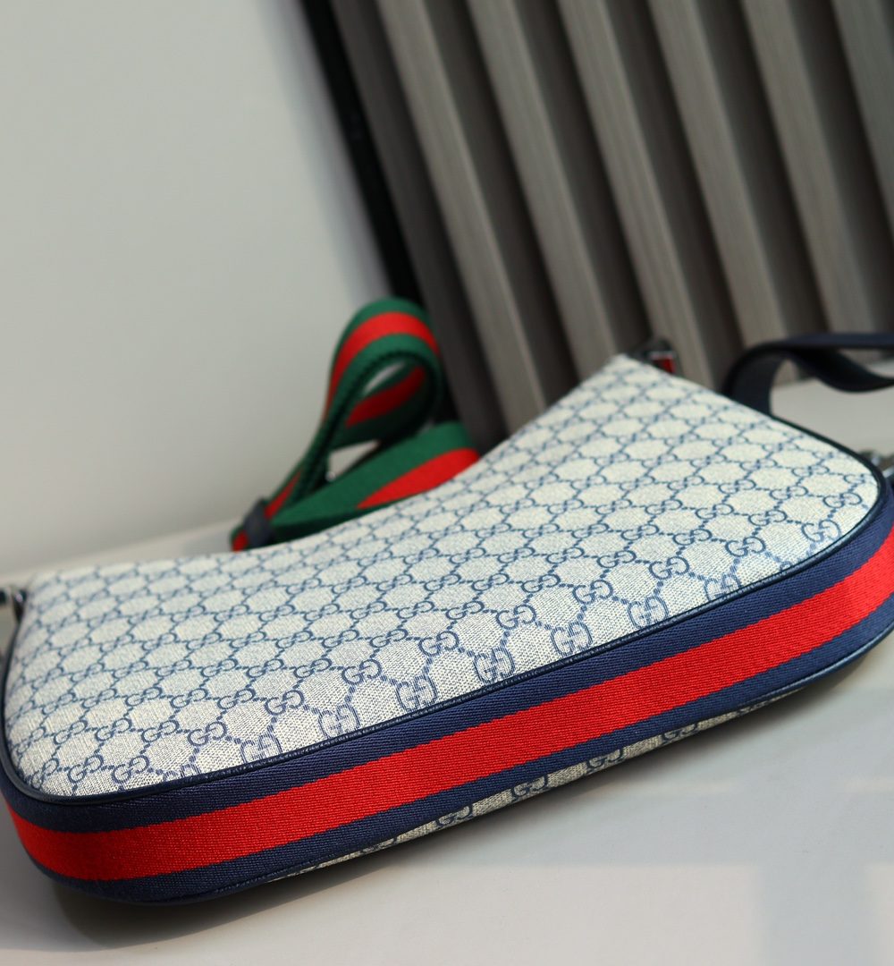 1:1 Replica GUCCI ATTACH MEDIUM SHOULDER BAG P BLUE GG Supreme canvas Exclusive For Women