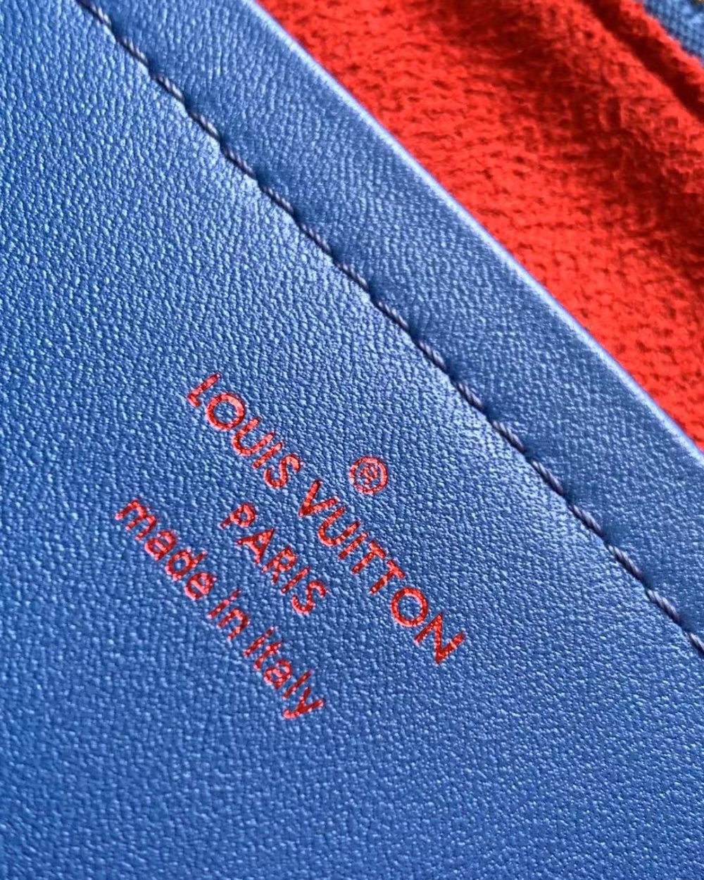 1:1 Replica Louis Vuitton Coussin PM Pochette Shoulder Bag Blue Red M80743 Luxury Bag For Women -  20cm