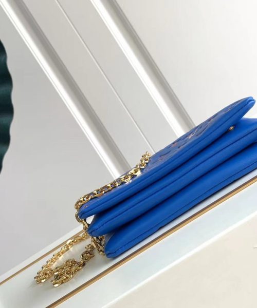 1:1 Replica Louis Vuitton Coussin PM Pochette Shoulder Bag Blue Red M80743 Luxury Bag For Women -  20cm