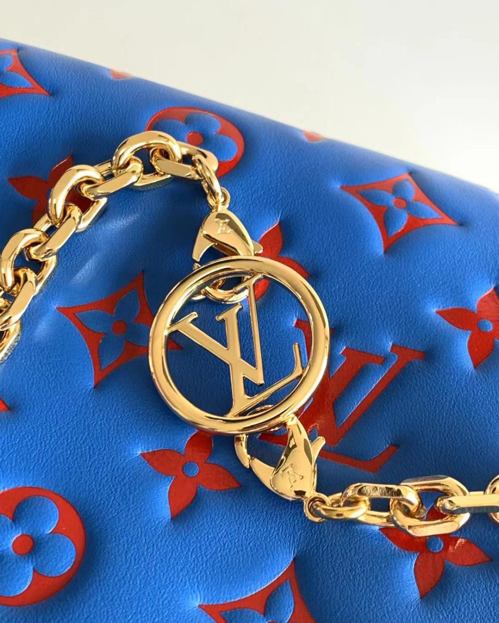 1:1 Replica Louis Vuitton Coussin PM Pochette Shoulder Bag Blue Red M80743 Luxury Bag For Women -  20cm