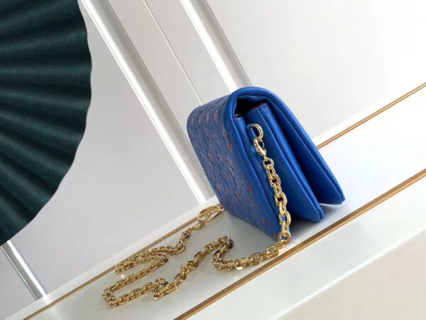 1:1 Replica Louis Vuitton Coussin PM Pochette Shoulder Bag Blue Red M80743 Luxury Bag For Women -  20cm