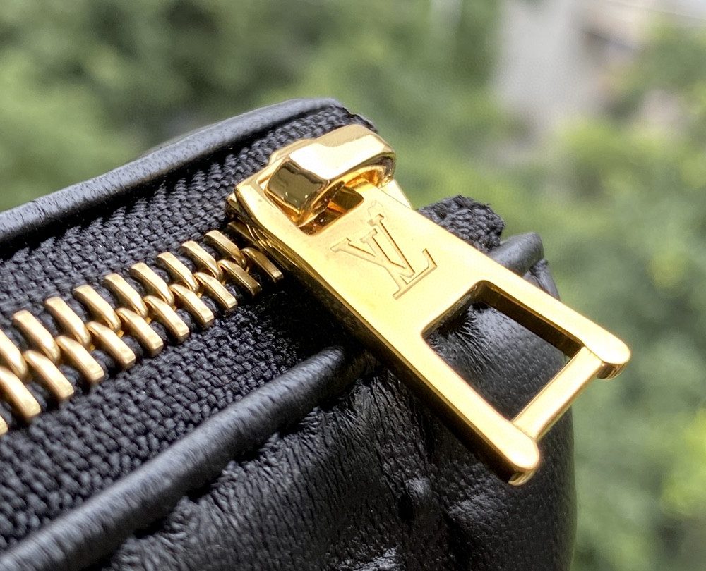 1:1 Replica Louis Vuitton Coussin PM Black M57790 Luxury Bag For Women -  26cm