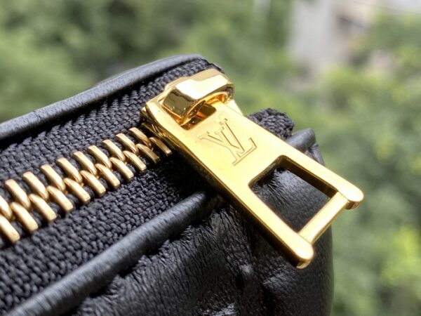 1:1 Replica Louis Vuitton Coussin PM Black M57790 Luxury Bag For Women -  26cm