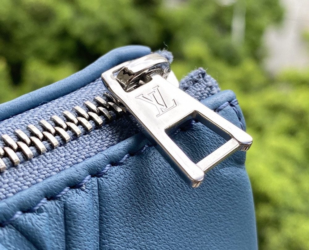 1:1 Replica Louis Vuitton Coussin PM Blue M57791 Luxury Bag For Women -  26cm