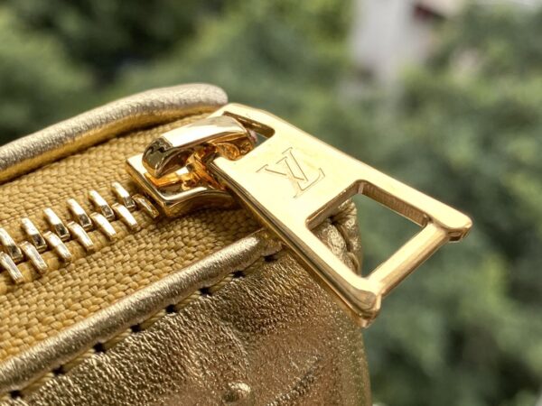 1:1 Replica Louis Vuitton Coussin PM gold M57790 Luxury Bag For Women -  26cm