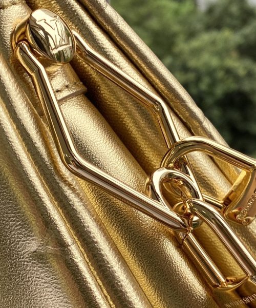 1:1 Replica Louis Vuitton Coussin PM gold M57790 Luxury Bag For Women -  26cm