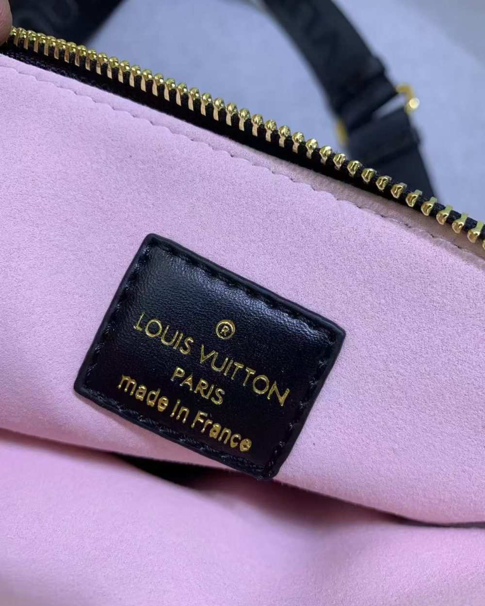 1:1 Replica Louis Vuitton Coussin PM Black M57790 Luxury Bag For Women -  26cm