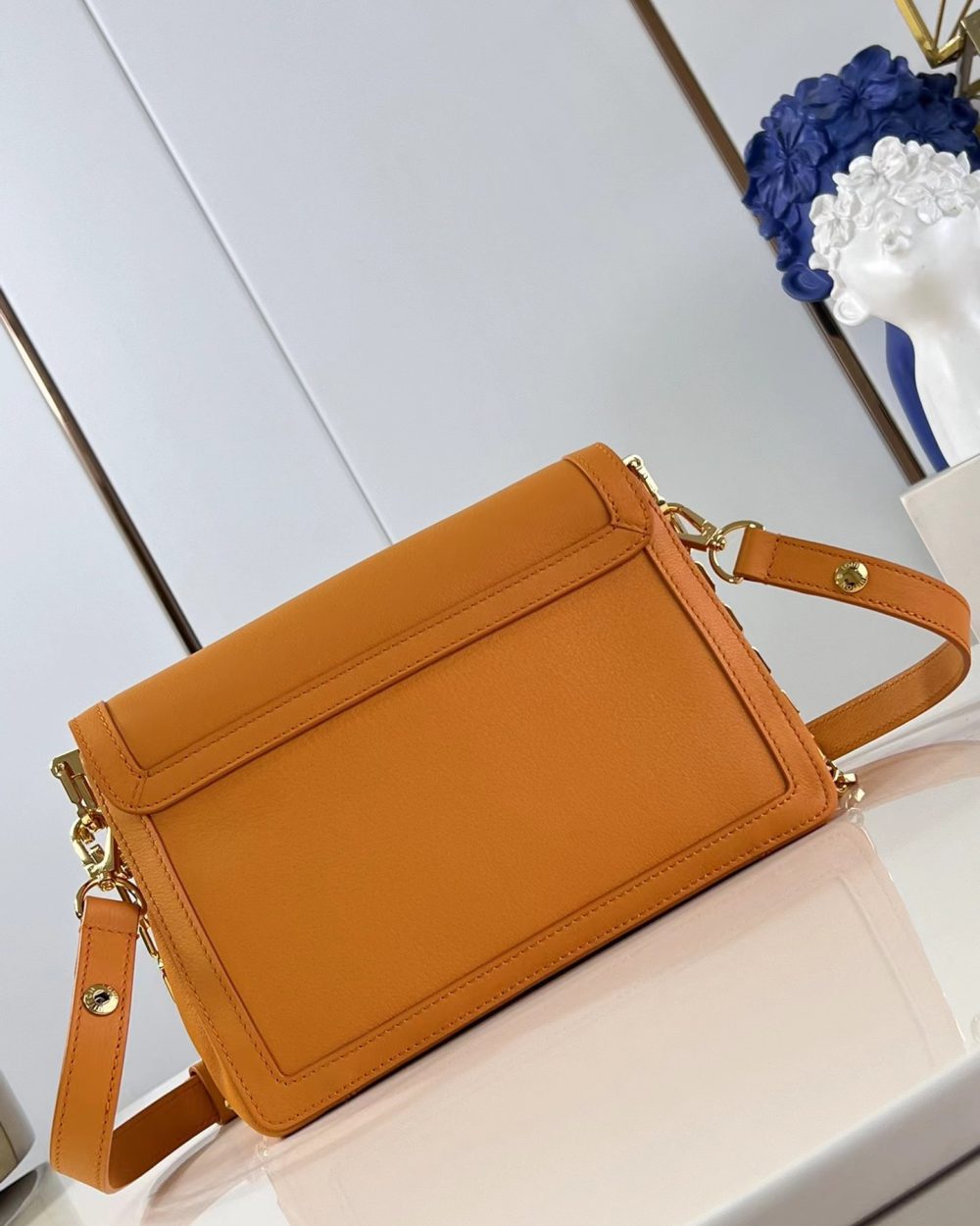 1:1 Replica Louis Vuitton LV Dauphine Soft MM H27 Luxury Bag For Women M25048 - 24cm