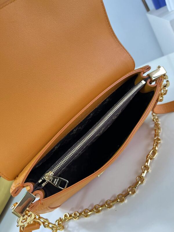 1:1 Replica Louis Vuitton LV Dauphine Soft MM H27 Luxury Bag For Women M25048 - 24cm
