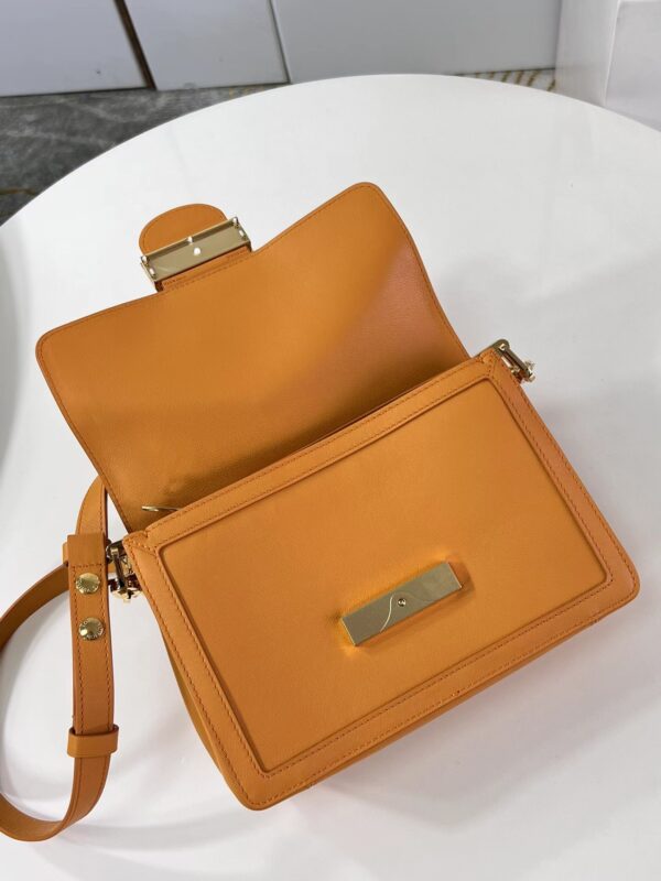 1:1 Replica Louis Vuitton LV Dauphine Soft MM H27 Luxury Bag For Women M25048 - 24cm