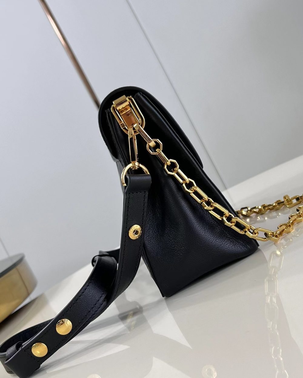 1:1 Replica Louis Vuitton LV Dauphine Soft MM H27 Luxury Bag For Women M25209 - 24cm