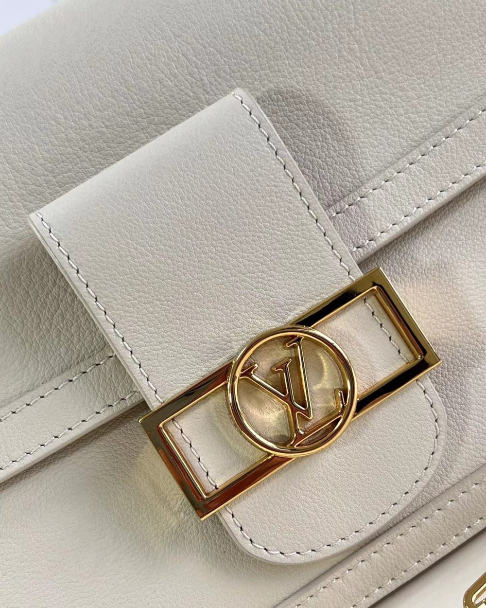 1:1 Replica Louis Vuitton LV Dauphine Soft MM H27 Luxury Bag For Women M25050 - 24cm