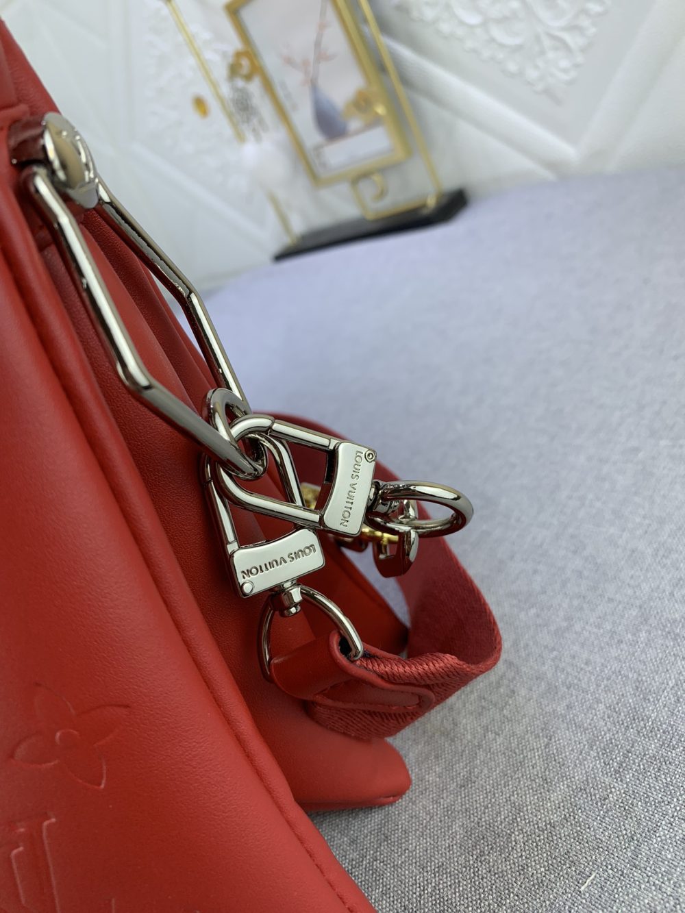1:1 Replica Louis Vuitton Coussin PM Date Red M59275 Luxury Bag For Women -  26cm - Image 7