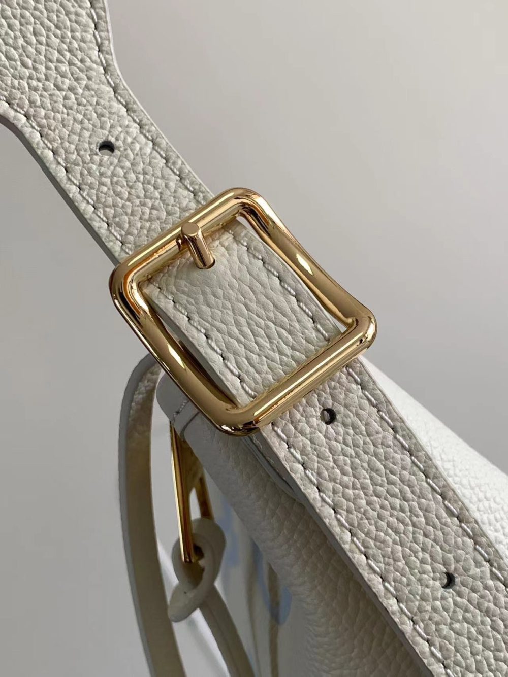 [REP 1:1] Louis Vuitton Carryall PM Monogram empreinte Unique Bag For Women M46288 M46203 B - 29cm - Image 6