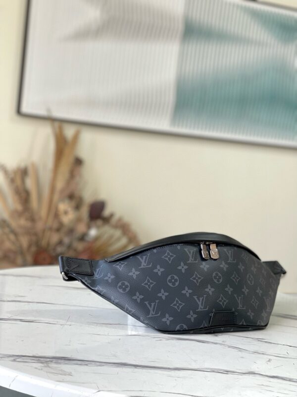 [REP 1:1] Louis Vuitton Discovery Bumbag PM Monogram Eclipse Unique Bag For Unisex M44336 - 47cm