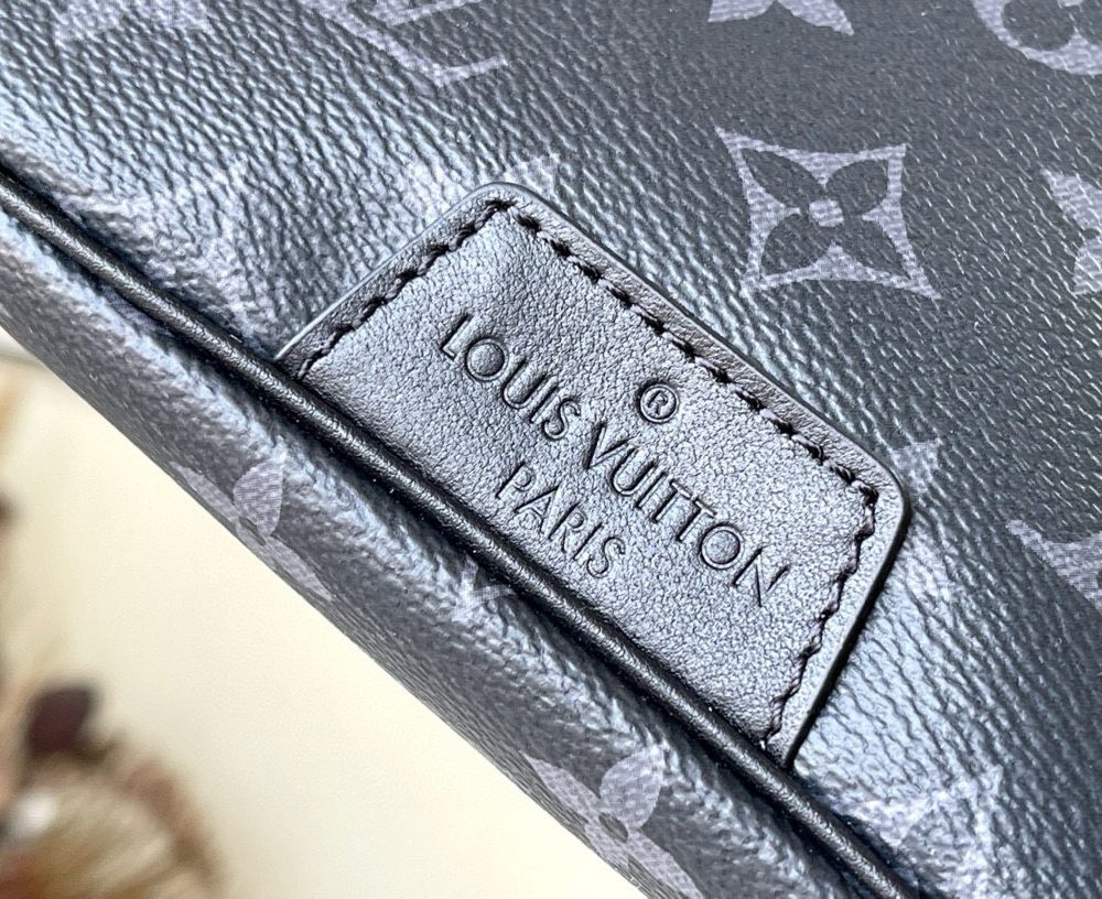 [REP 1:1] Louis Vuitton Discovery Bumbag PM Monogram Eclipse Unique Bag For Unisex M44336 - 47cm