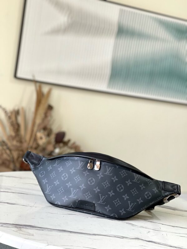 [REP 1:1] Louis Vuitton Discovery Bumbag PM Monogram Eclipse Unique Bag For Unisex M44336 - 47cm