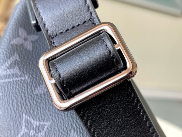 [REP 1:1] Louis Vuitton Discovery Bumbag PM Monogram Eclipse Unique Bag For Unisex M44336 - 47cm