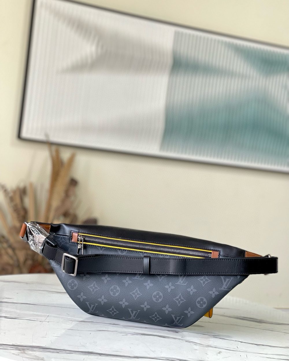 [REP 1:1] Louis Vuitton Discovery Bumbag Unique Bag For Unisex M45220 - 37cm