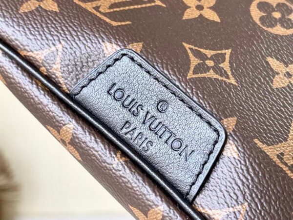 [REP 1:1] Louis Vuitton Discovery Bumbag PM Monogram Eclipse Brown Unique Bag For Unisex M44336 - 47cm