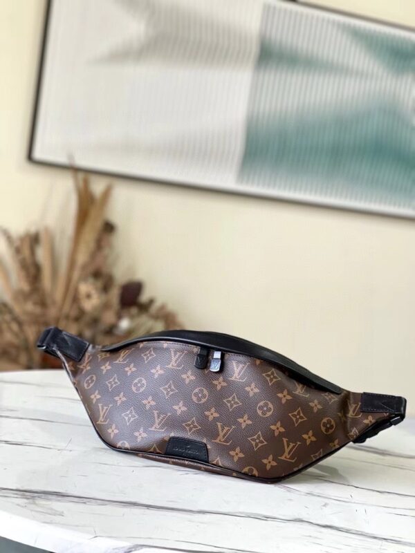 [REP 1:1] Louis Vuitton Discovery Bumbag PM Monogram Eclipse Brown Unique Bag For Unisex M44336 - 47cm