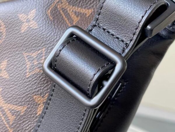 [REP 1:1] Louis Vuitton Discovery Bumbag PM Monogram Eclipse Brown Unique Bag For Unisex M44336 - 47cm