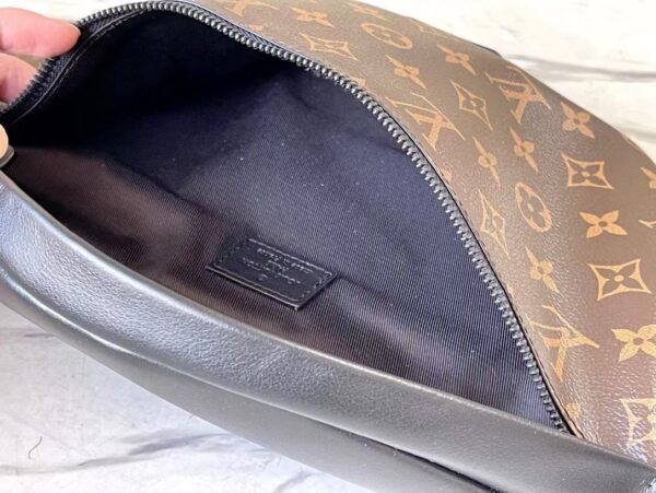 [REP 1:1] Louis Vuitton Discovery Bumbag PM Monogram Eclipse Brown Unique Bag For Unisex M44336 - 47cm