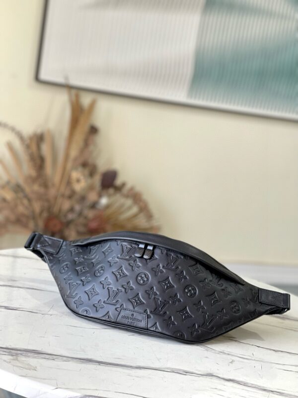 [REP 1:1] Louis Vuitton Discovery Bumbag Monogram Shadow Waist Body Black bag Unique Bag For Unisex M44388 - 47cm