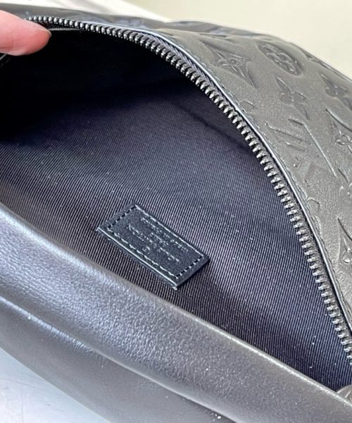 [REP 1:1] Louis Vuitton Discovery Bumbag Monogram Shadow Waist Body Black bag Unique Bag For Unisex M44388 - 47cm
