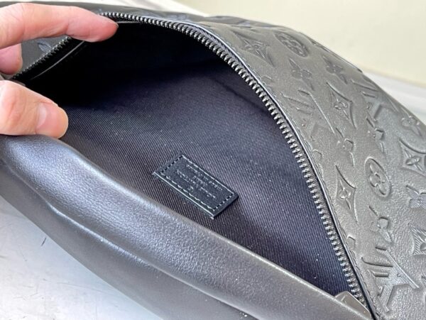 [REP 1:1] Louis Vuitton Discovery Bumbag Monogram Shadow Waist Body Black bag Unique Bag For Unisex M44388 - 47cm