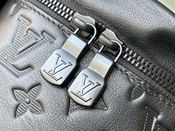 [REP 1:1] Louis Vuitton Discovery Bumbag Monogram Shadow Waist Body Black bag Unique Bag For Unisex M44388 - 47cm