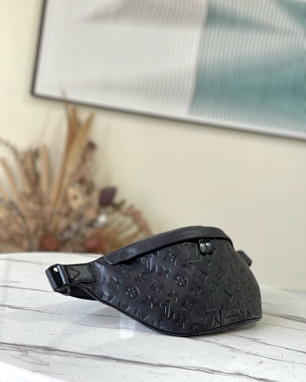 [REP 1:1] Louis Vuitton Discovery Bumbag Monogram Shadow Waist Body Black bag Unique Bag For Unisex M44388 - 47cm