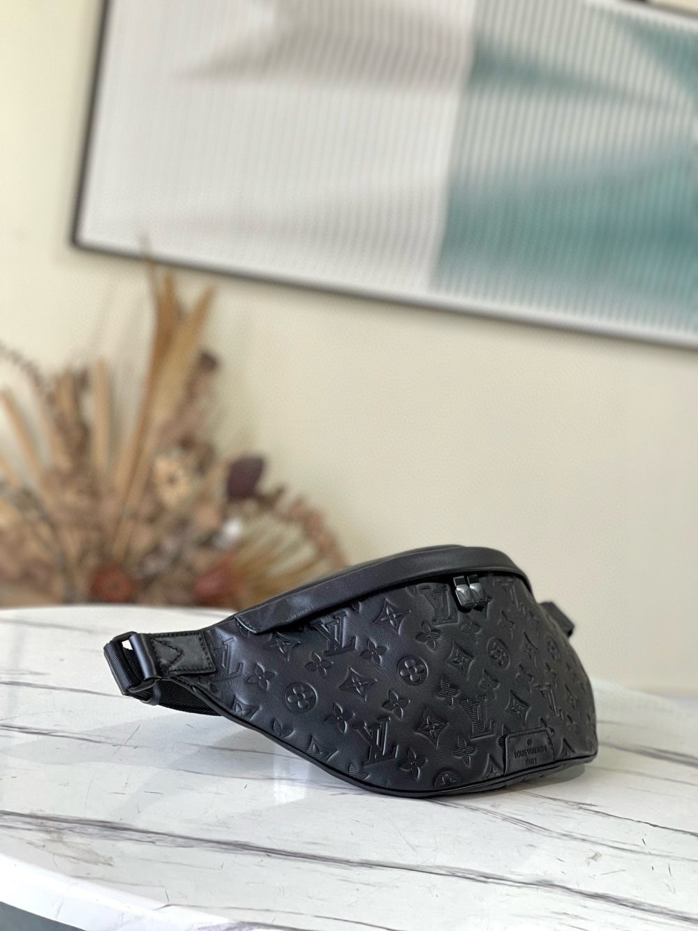 [REP 1:1] Louis Vuitton Discovery Bumbag Monogram Shadow Waist Body Black bag Unique Bag For Unisex M44388 - 47cm - Image 8