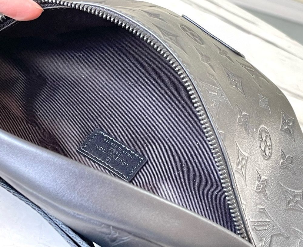 [REP 1:1] Louis Vuitton Discovery Bumbag Monogram Shadow Waist Body bag Unique Bag For Unisex M44388 - 47cm