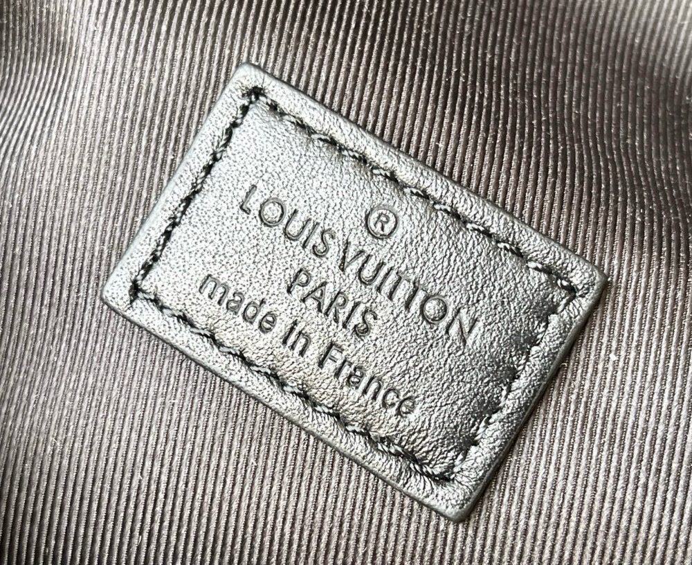 [REP 1:1] Louis Vuitton Discovery Bumbag Monogram Shadow Waist Body bag Unique Bag For Unisex M44388 - 47cm