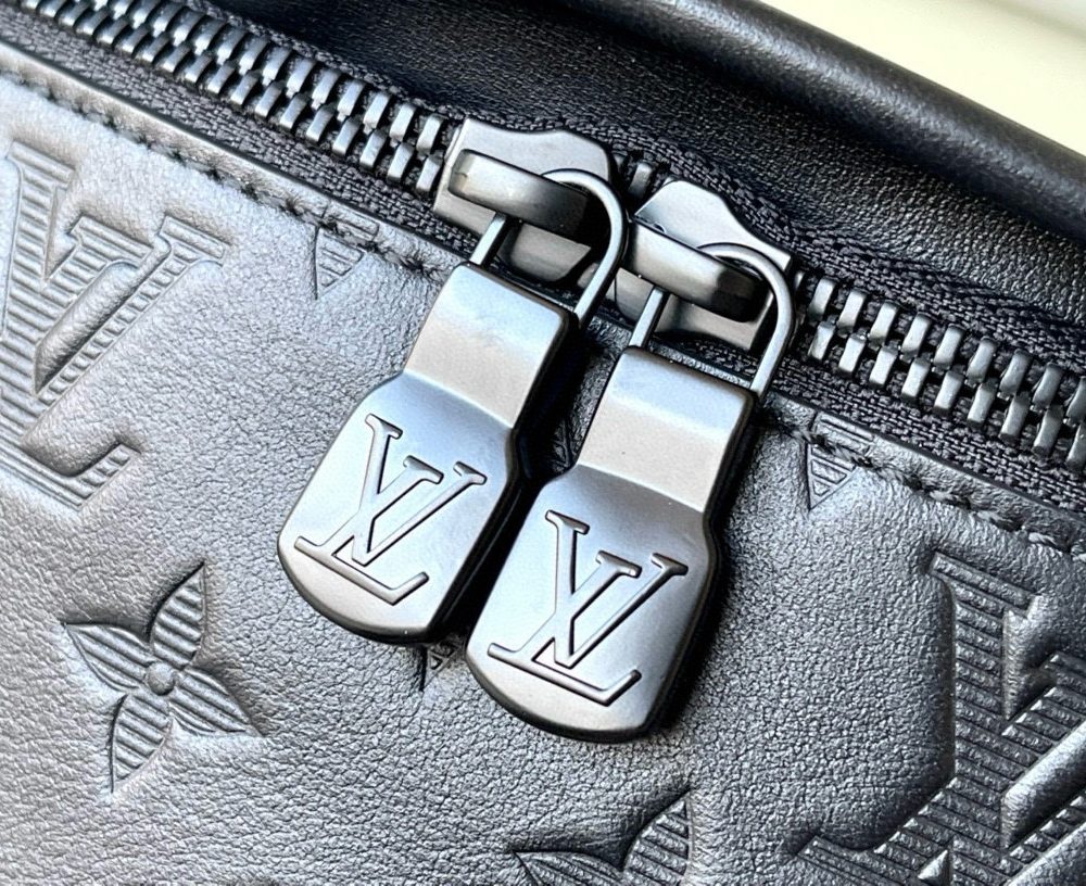 [REP 1:1] Louis Vuitton Discovery Bumbag Monogram Shadow Waist Body bag Unique Bag For Unisex M44388 - 47cm