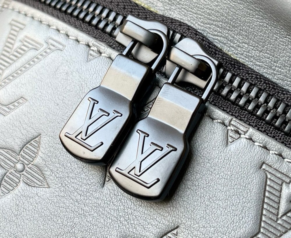 [REP 1:1] Louis Vuitton Discovery Bumbag Monogram Shadow leather nvprod3600073v Unique Bag For Unisex M46108 - 44cm