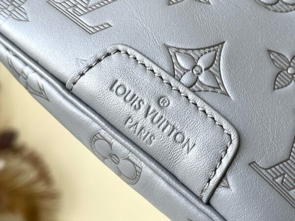 [REP 1:1] Louis Vuitton Discovery Bumbag Monogram Shadow leather nvprod3600073v Unique Bag For Unisex M46108 - 44cm