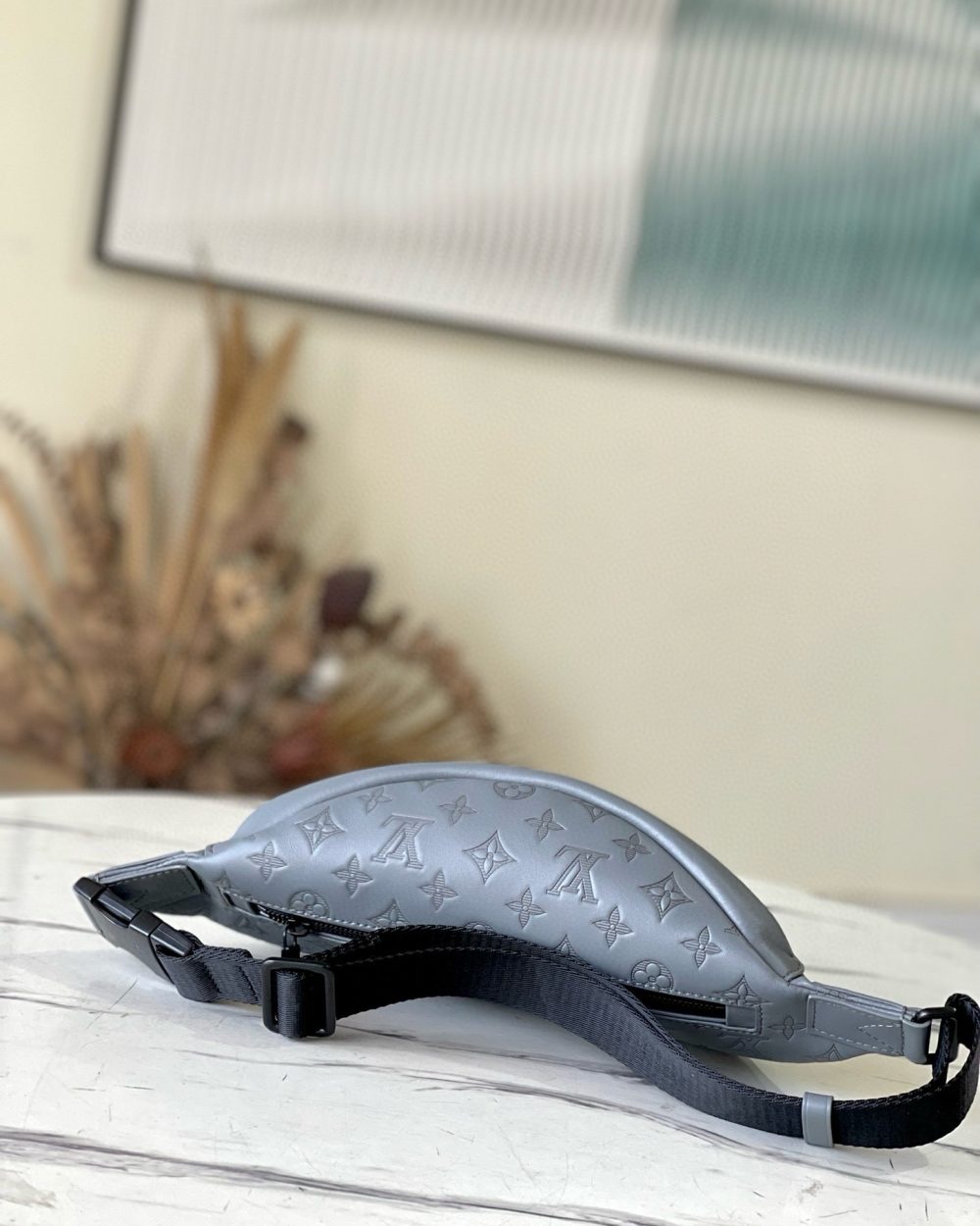 [REP 1:1] Louis Vuitton Discovery Bumbag Monogram Shadow leather nvprod3600073v Unique Bag For Unisex M46108 - 44cm