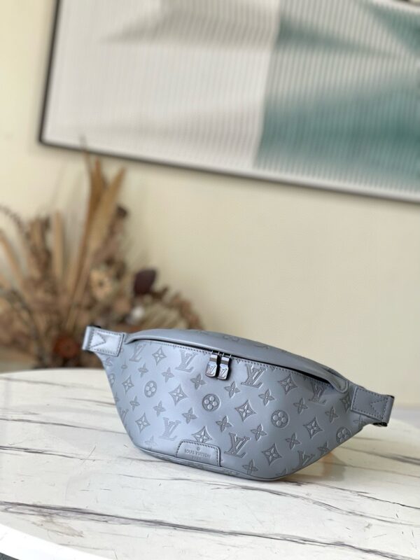 [REP 1:1] Louis Vuitton Discovery Bumbag Monogram Shadow leather nvprod3600073v Unique Bag For Unisex M46108 - 44cm
