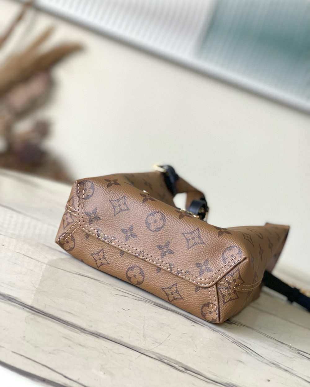[REP 1:1] Louis Vuitton Atlantis BB Monogram Reverse Canvas Unique Bag For Women M46816 2 - 17cm
