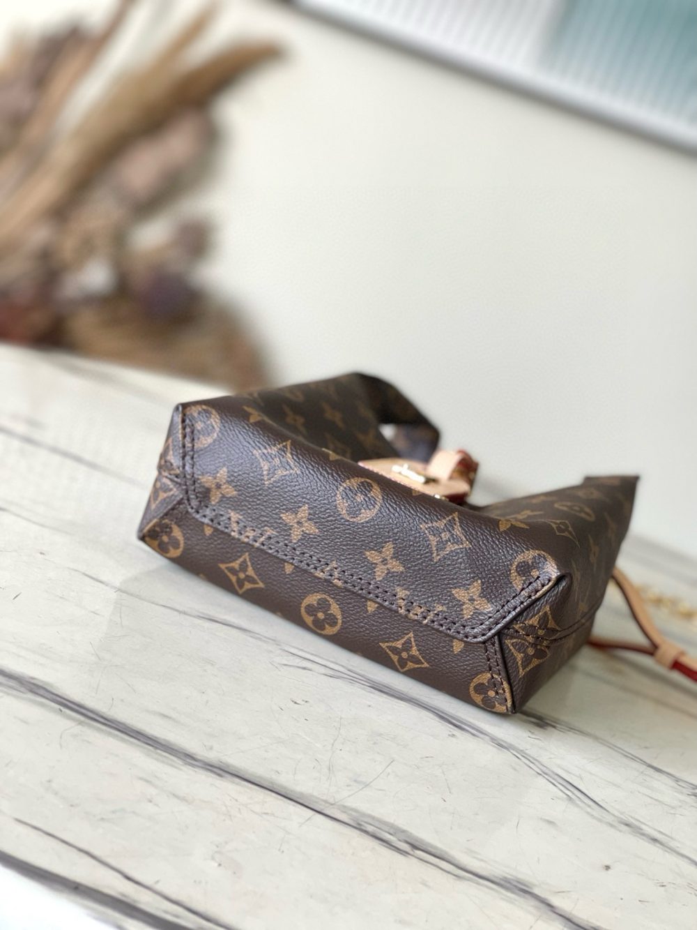 [REP 1:1] Louis Vuitton Atlantis BB Monogram Reverse Canvas Unique Bag For Women M46816 - 17cm - Image 4