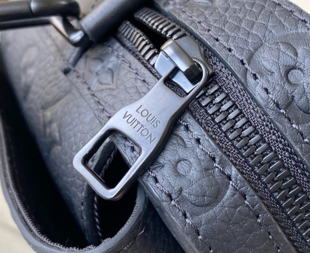 [REP 1:1] Louis Vuitton Steamer Messenger Black Taurilon Monogram Unique Bag For Women M57307 - 23.5cm